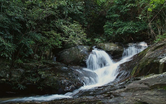 Thác Ba Đờ Phọt - Điểm Du Lịch Mang Vẻ Đẹp Hoang Sơ Ngay Tại Đà Nẵng