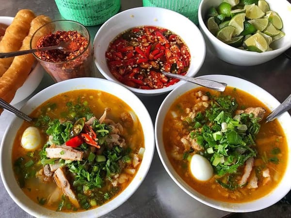 OANH TẠC 19 Quán bánh canh Đà Nẵng nổi tiếng đông khách nhất