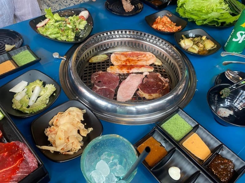 Đom Đóm BBQ Buffet - Tiệc Nướng Phong Phú