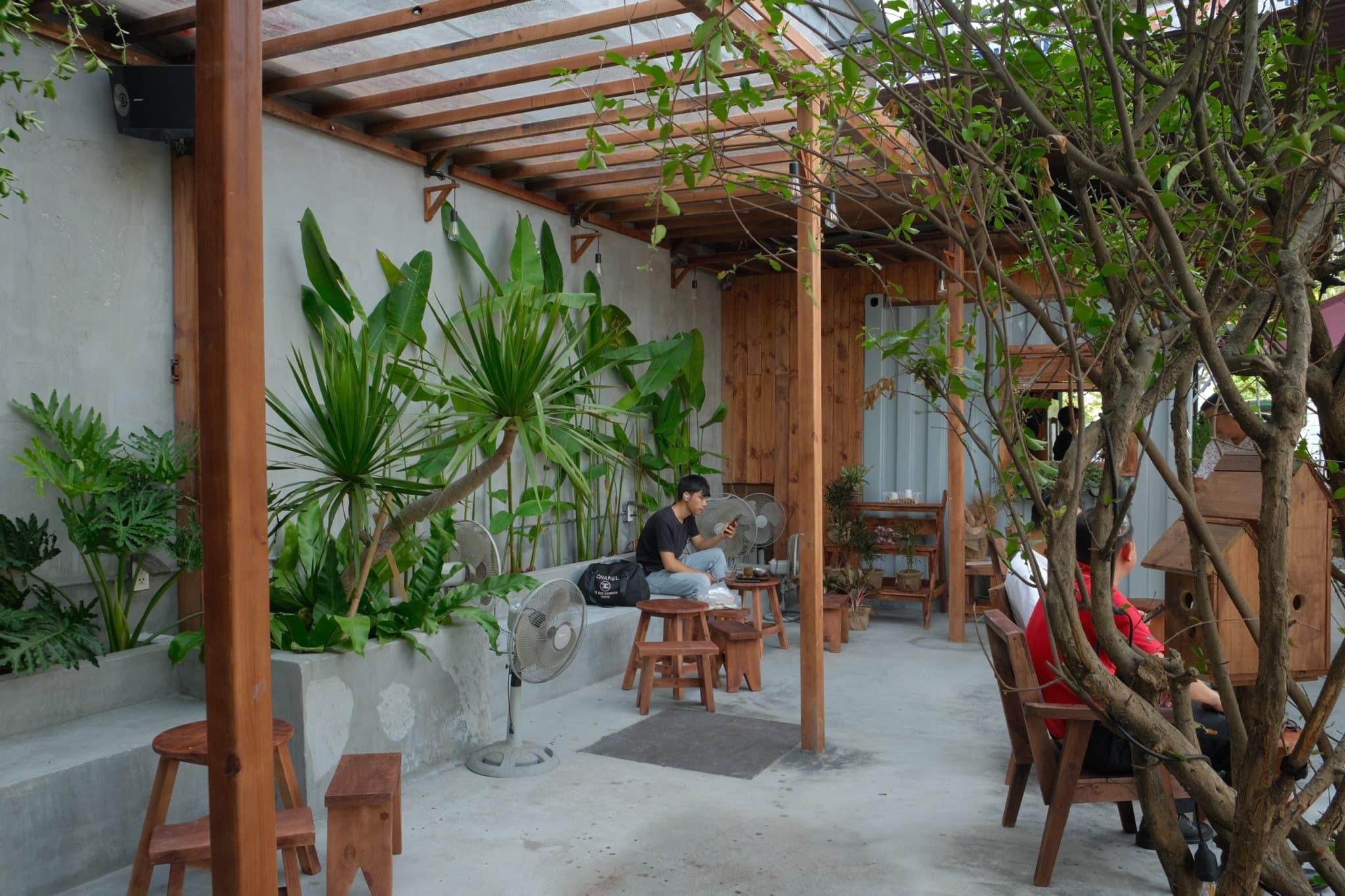 Không gian xanh mát tại Coxi Garden Cafe